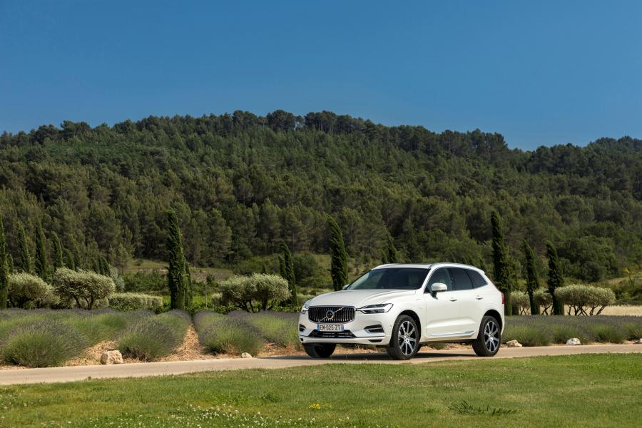  Volvo XC60 T8 Inscription 2017 года  (WW) (фото 3 из 40)